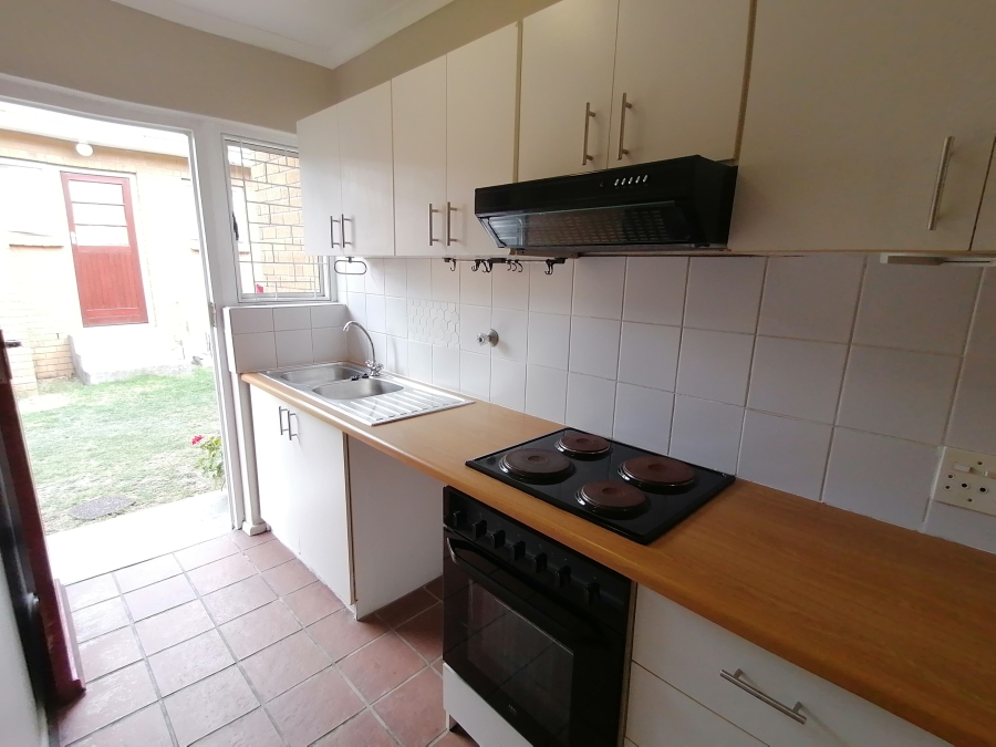2 Bedroom Property for Sale in Oakglen Western Cape